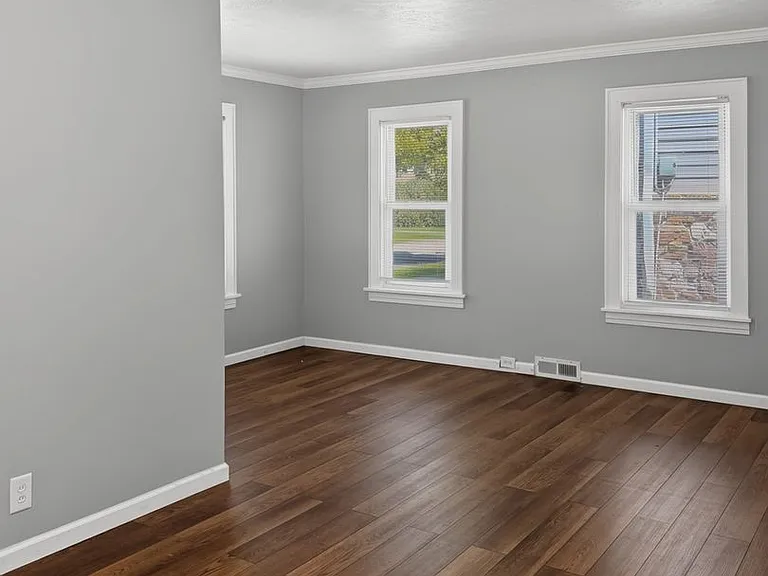 1127 Lafayette Ave — Photo 3
