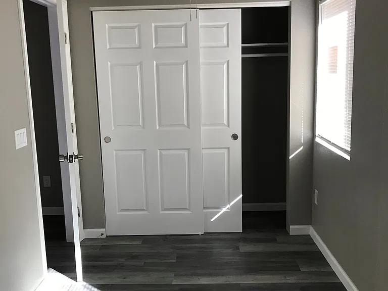 2425 Church Ln — Photo 9