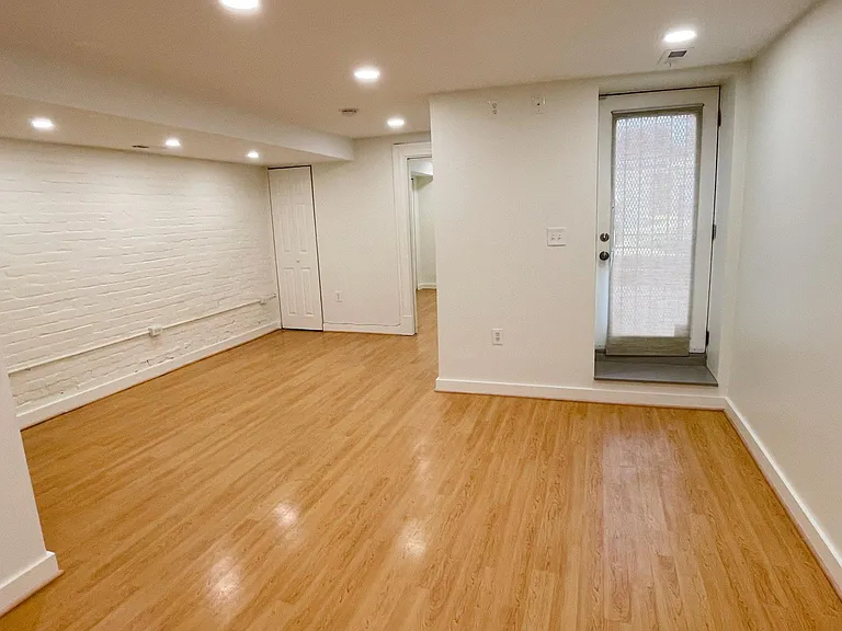 1218 Euclid St NW #B — Photo 2