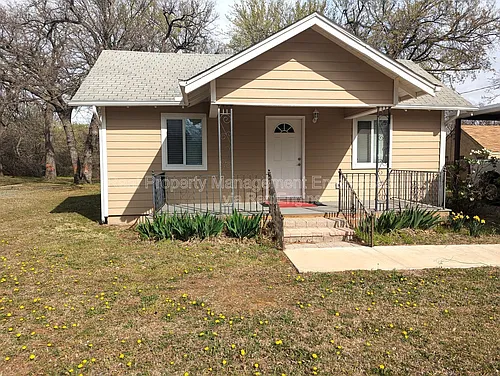 600 N Poplar Ln Photo 1