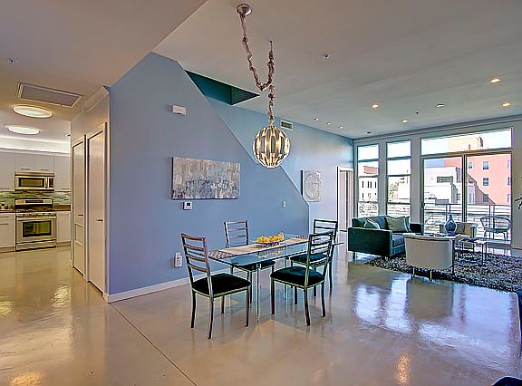 5th image of 238 S Arroyo Pkwy Unit 402