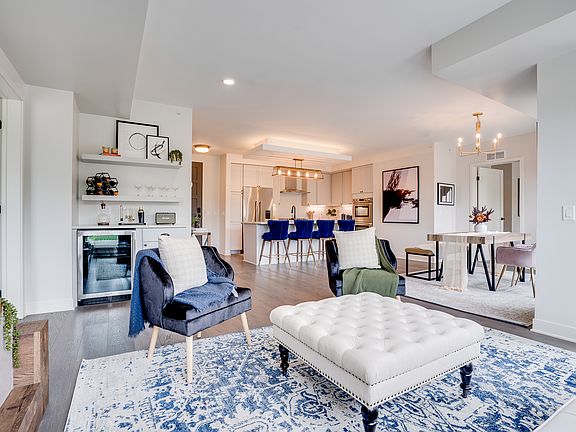 4th image of 3901 Sunnyside Ave #201FURN