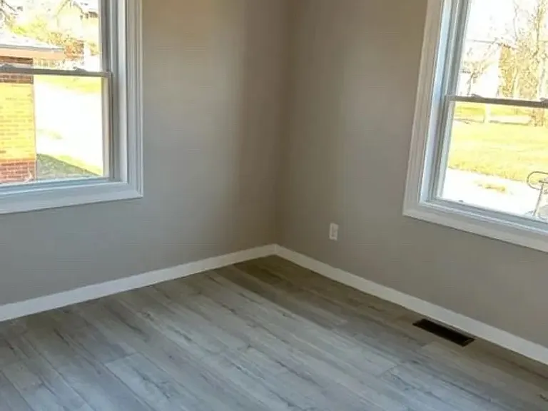 1401 Superior Ave #1 — Photo 5