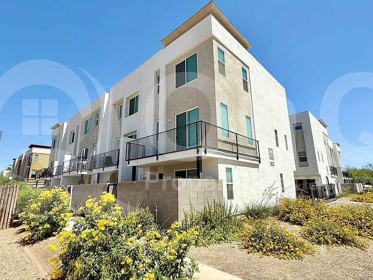 825 N 9th Ave #1 — Photo 1