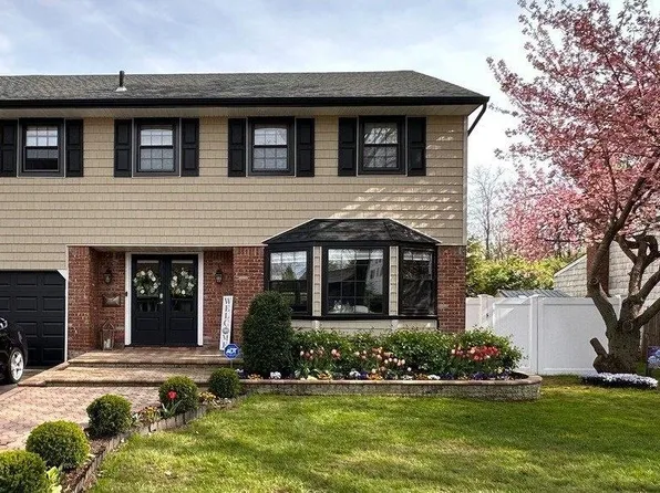 32 Marietta Drive, Westbury, NY 11590