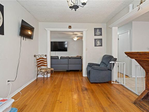 5th image of 1131 S Glenwood Ave