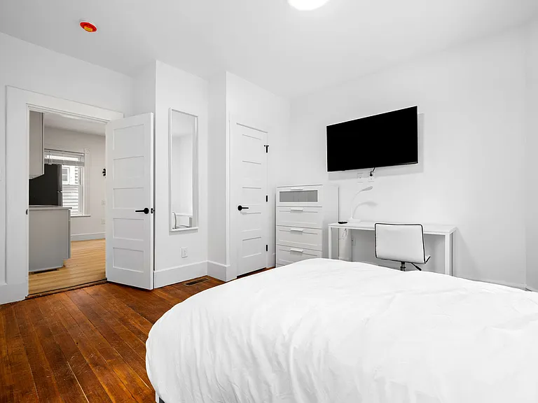 21 Sudan St #4 — Photo 2