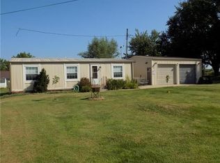303 E 8th St, Hamilton, MO 64644