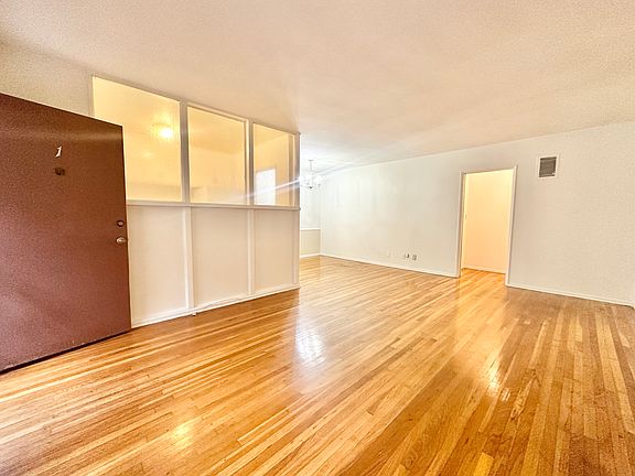 5th image of 1058 S Wooster St APT 5