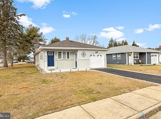 126 Guadeloupe Dr, Toms River, NJ 08757