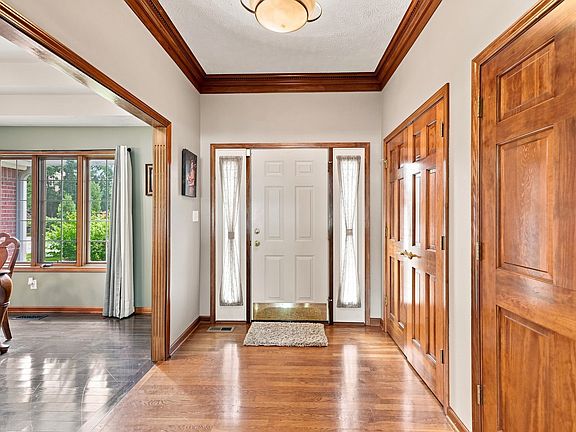 2nd image of 10940 Olivia Ct