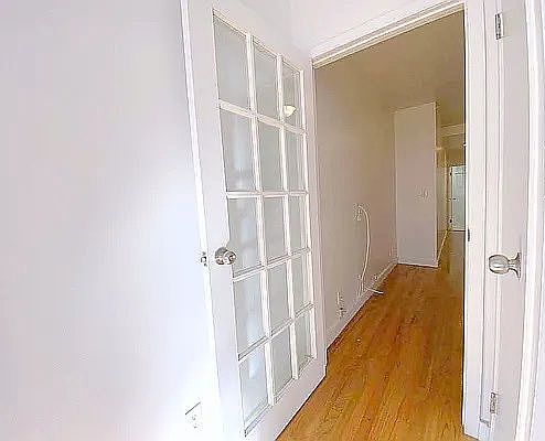 5th image of 115 W 106th St APT 1A