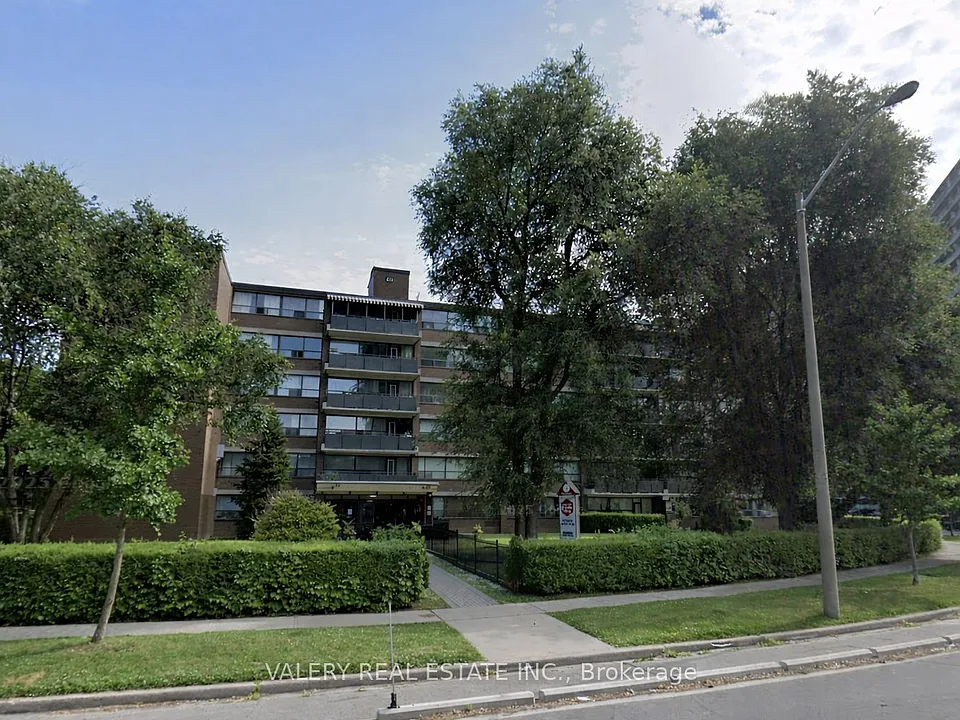 42 Thorncliffe Park Dr #501