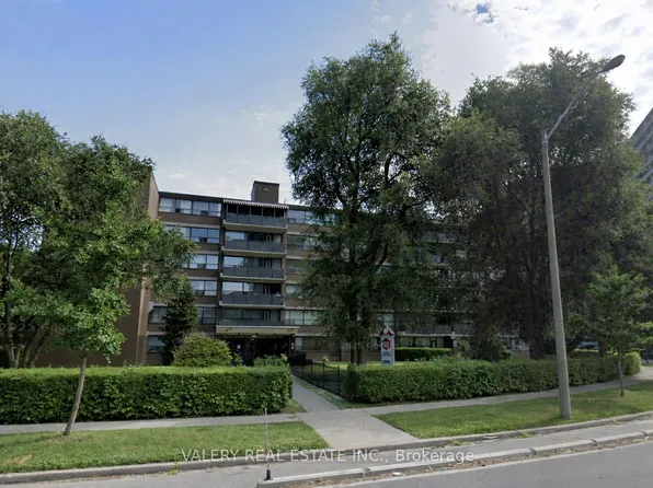 42 Thorncliffe Park Dr #506, Toronto, ON M4H 1K1