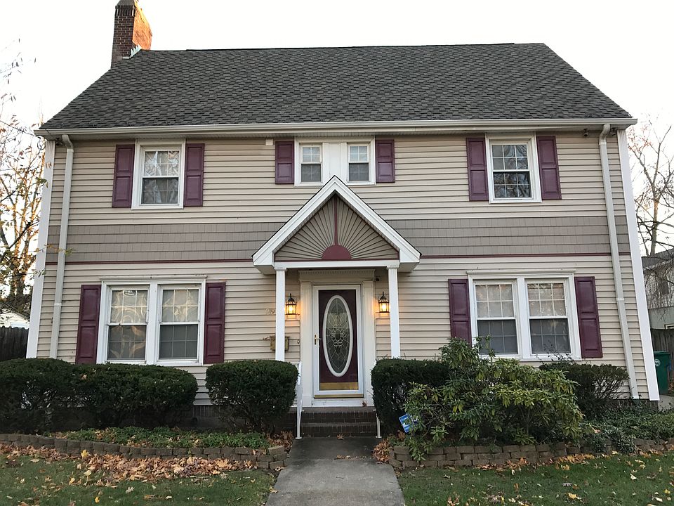 Beautiful Colonial Home!