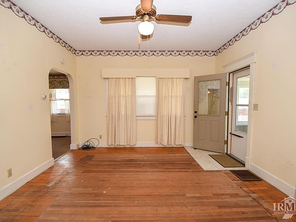 4th image of 2210 E Delta Dr