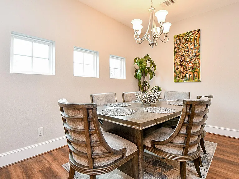 4604 Chartres St — Photo 8
