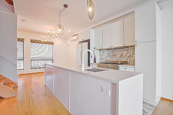 1st image of 26 Suydam Pl Floor 2