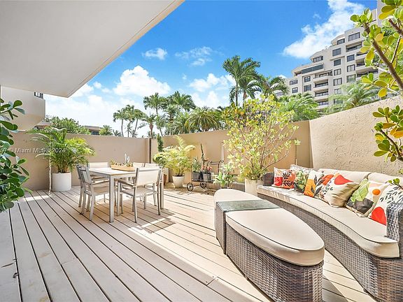 3rd image of 251 Crandon Blvd APT 136