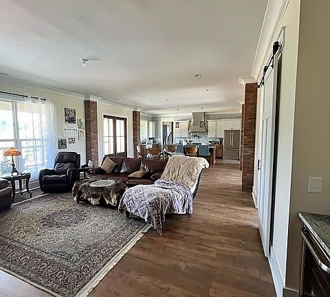 Living room w/bar to right