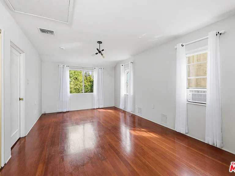 820 Crestmoore Pl — Photo 17