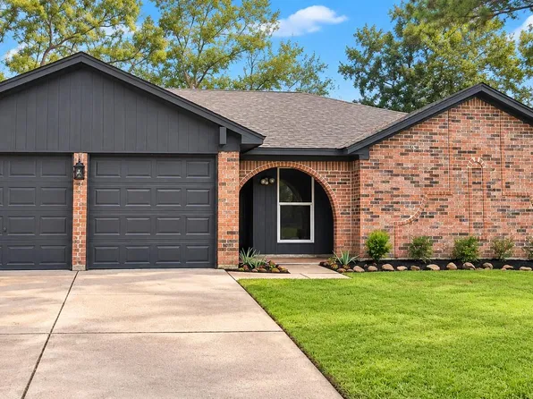 6111 Sunnygate Dr, Spring, TX 77373
