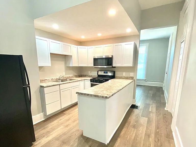 635-639 Oregon St — Photo 11