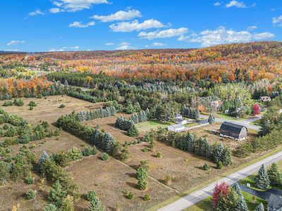 80 Pleasant Valley Dr, Harbor Springs, MI, 49740