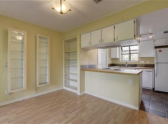 5th image of 1510 W North Loop Blvd APT 222