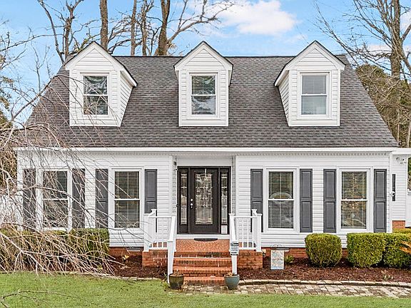 3rd image of 107 Hearthside Drive