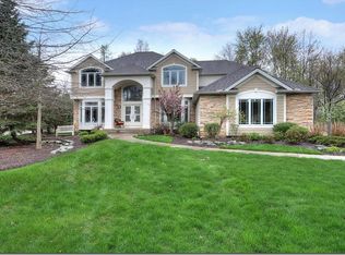 7376 Stockwood Dr, Solon, OH 44139
