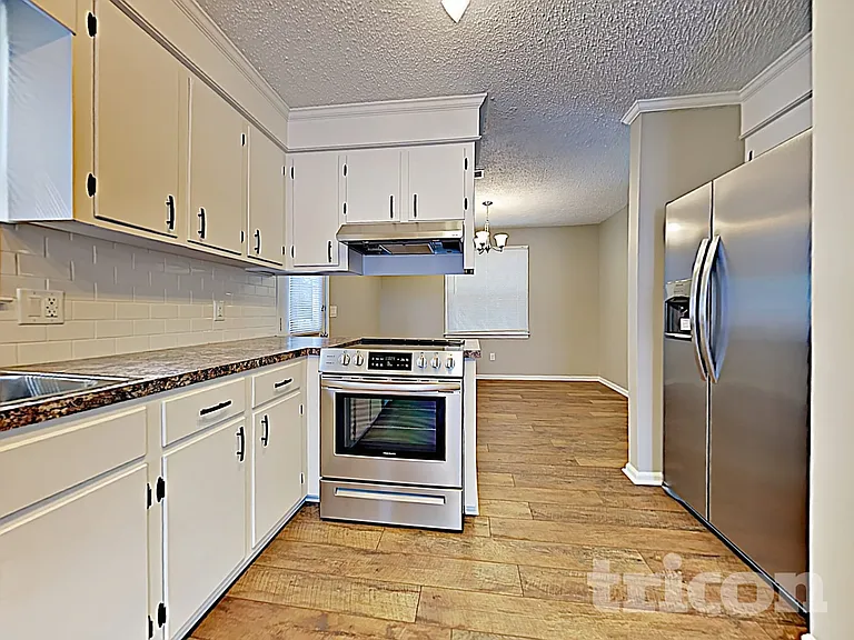 504 Lord Howe Rd — Photo 10