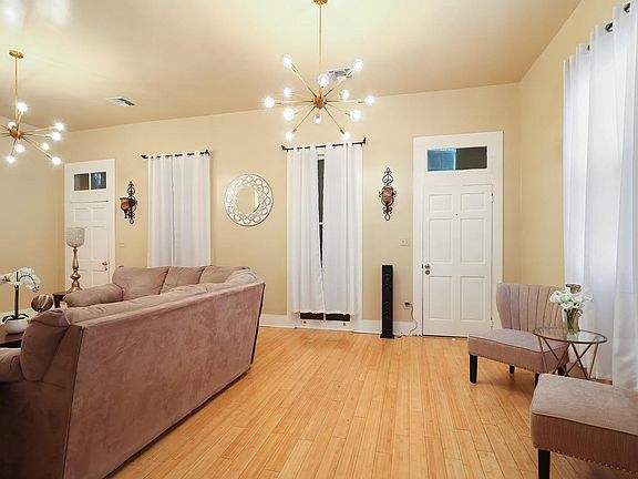 4th image of 2637 Lapeyrouse St