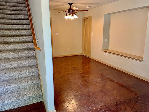3rd image of 1535 Parkfield Cir