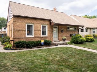 2755 N 88th St, Milwaukee, WI 53222