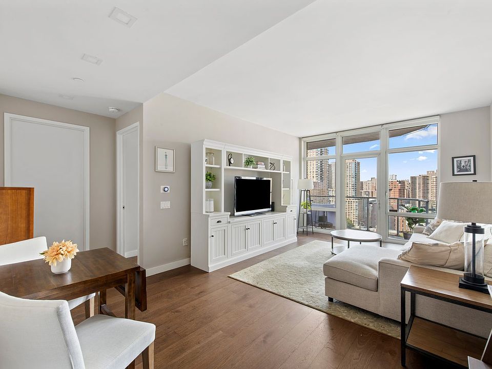 1st image of 555 W 59th St APT 21H