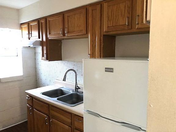 3rd image of 12833 Irving Ave APT 7