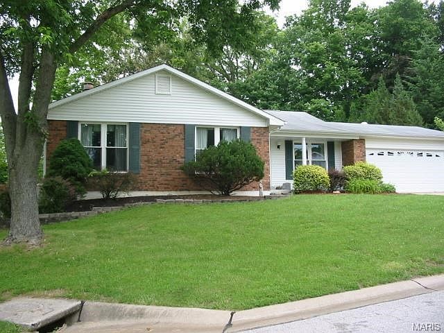 Welcome to 5 Greenwoods Ct.