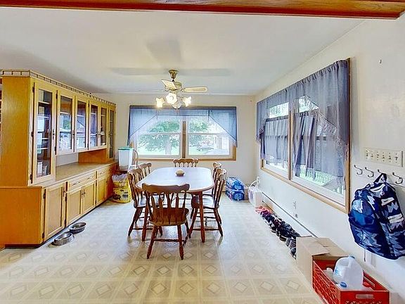 5th image of 227 Lamberton St