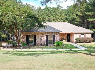 1035 Great Point Dr, McComb, MS 39648
