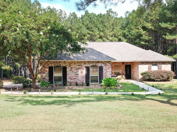 1035 Great Point Dr, McComb, MS 39648
