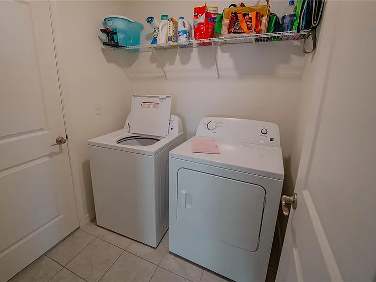 10561 Laguna Plains Dr — Photo 7