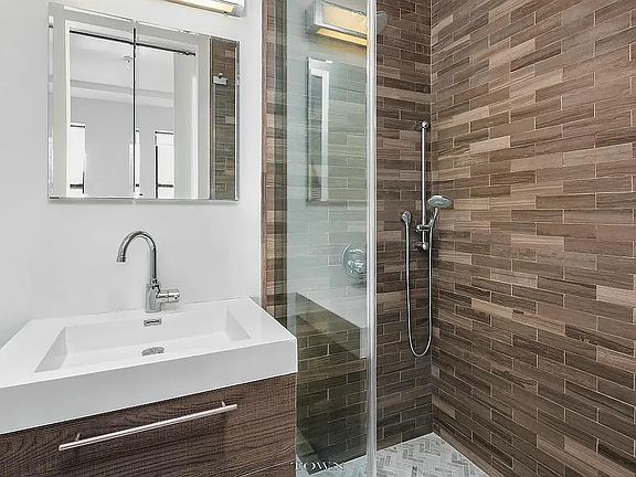 5th image of 88 Clinton St #3B