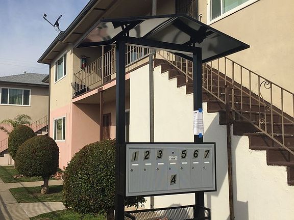 2nd image of 10021 S Western Ave APT 3