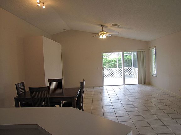 4th image of 4321 Greenbriar Ln