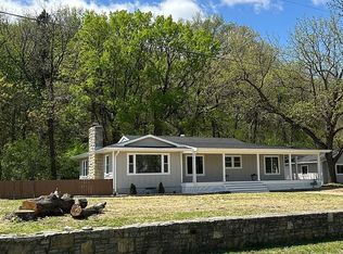 641 Zeandale Rd, Manhattan, KS 66502