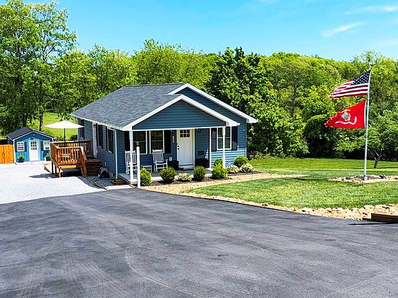 2nd image of 210 Country Ln