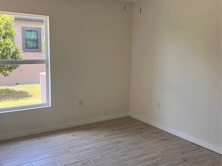 3512 NE 17th Pl — Photo 11