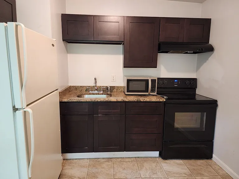 1113 E. King St. — Photo 2