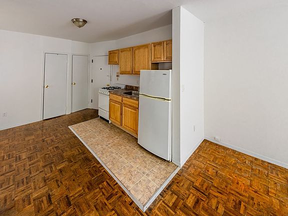 2nd image of 409 E 74th St APT 2C